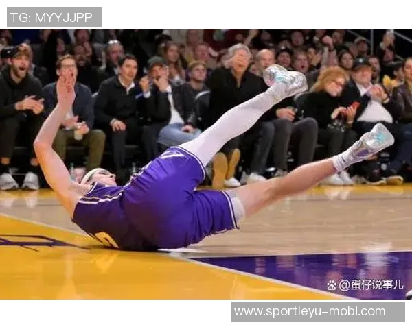 里夫斯轻松战胜尼克斯后期待浓眉回归却惊闻其被交易消息 里夫斯轻松战胜尼克斯后期待浓眉回归却惊闻其被交易消息